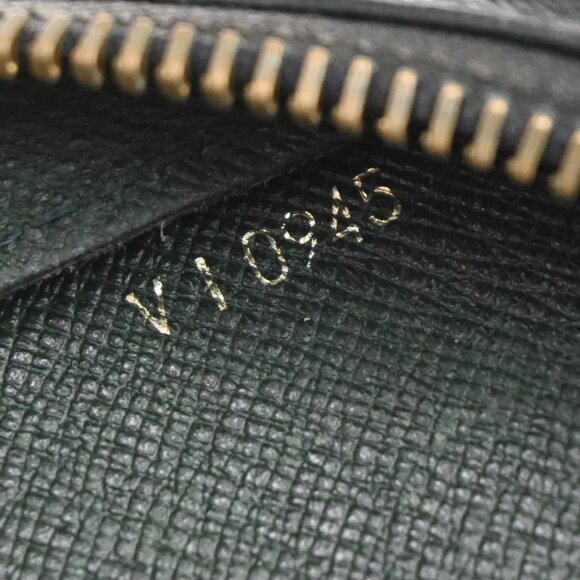 LOUIS VUITTON LV Logo BAIKAL Clutch Hand Bag Taiga Leather Green - Picture 10 of 14